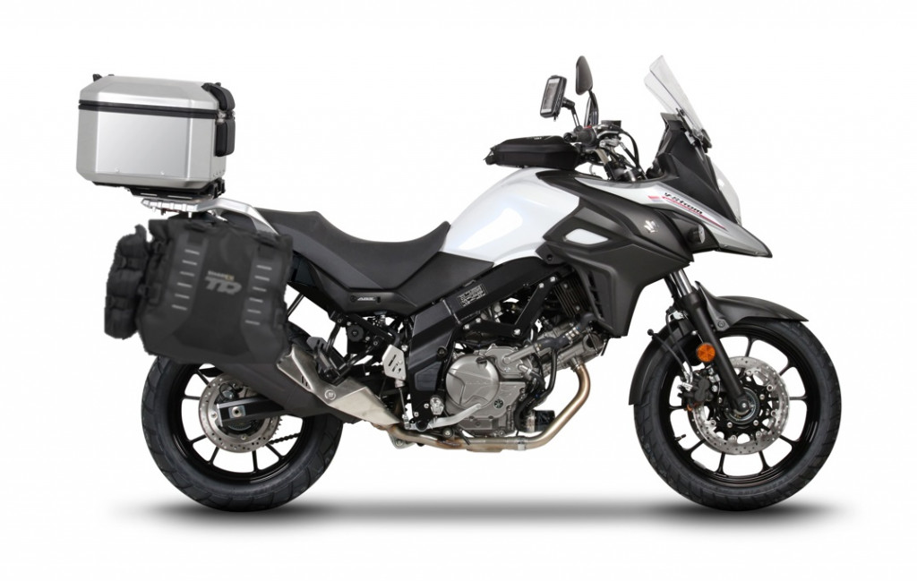 Complete set of SHAD TERRA TR40 adventure saddlebags and SHAD TERRA aluminium 55L topcase, including mounting kit SHAD SUZUKI DL 650 V-Strom