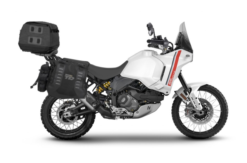 Set of SHAD TERRA TR40 adventure saddlebags and SHAD TERRA rear bag TR50, including mounting kit SHAD DUCATI DESERT X
