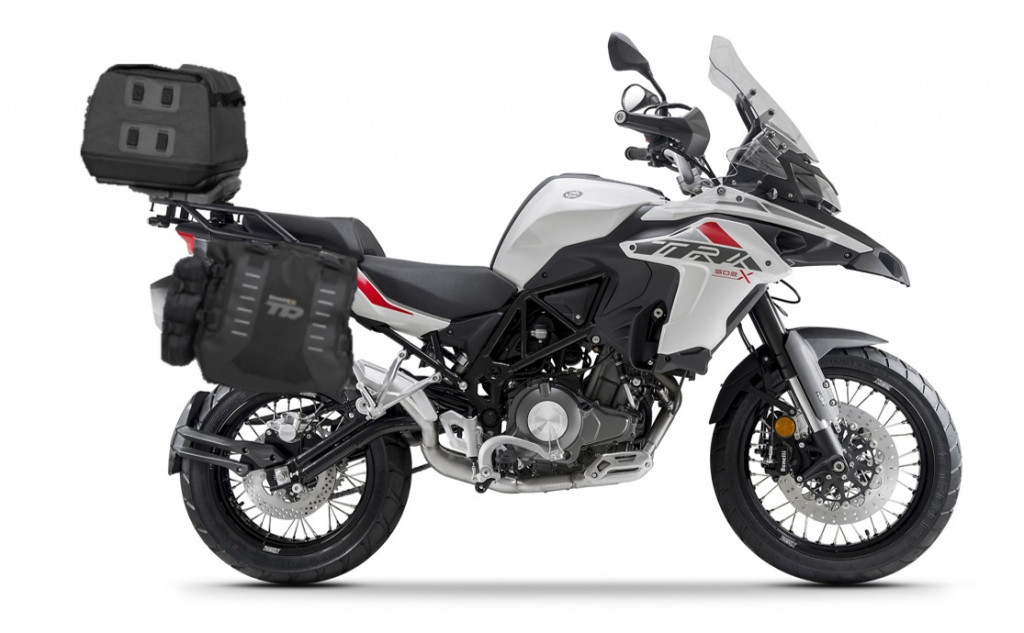 Set of SHAD TERRA TR40 adventure saddlebags and SHAD TERRA rear bag TR50, including mounting kit SHAD BENELLI TRK 502X