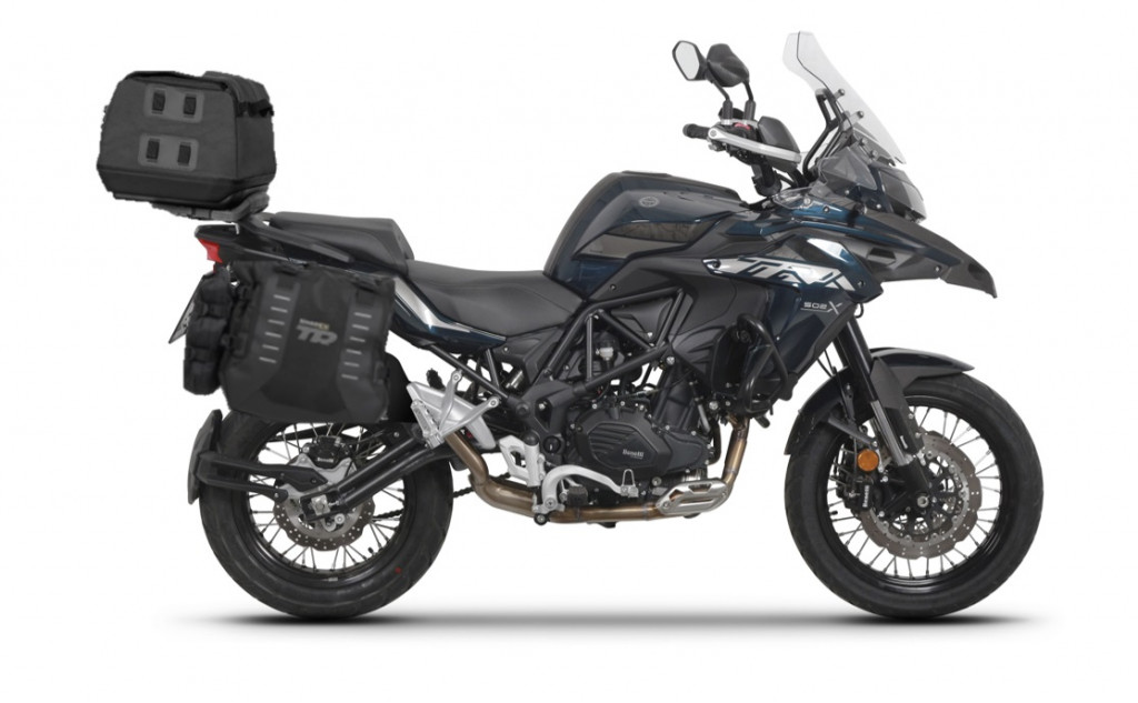 Set of SHAD TERRA TR40 adventure saddlebags and SHAD TERRA rear bag TR50, including mounting kit SHAD BENELLI TRK 502X