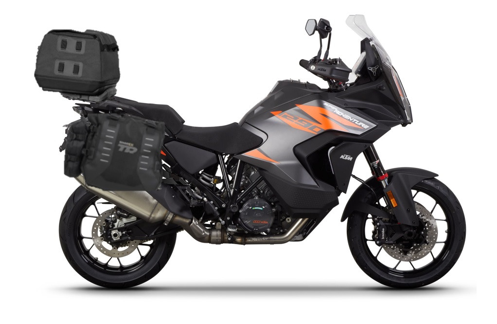 Set of SHAD TERRA TR40 adventure saddlebags and SHAD TERRA rear bag TR50, including mounting kit SHAD KTM 1200 SUPER ADVENTURE S/R