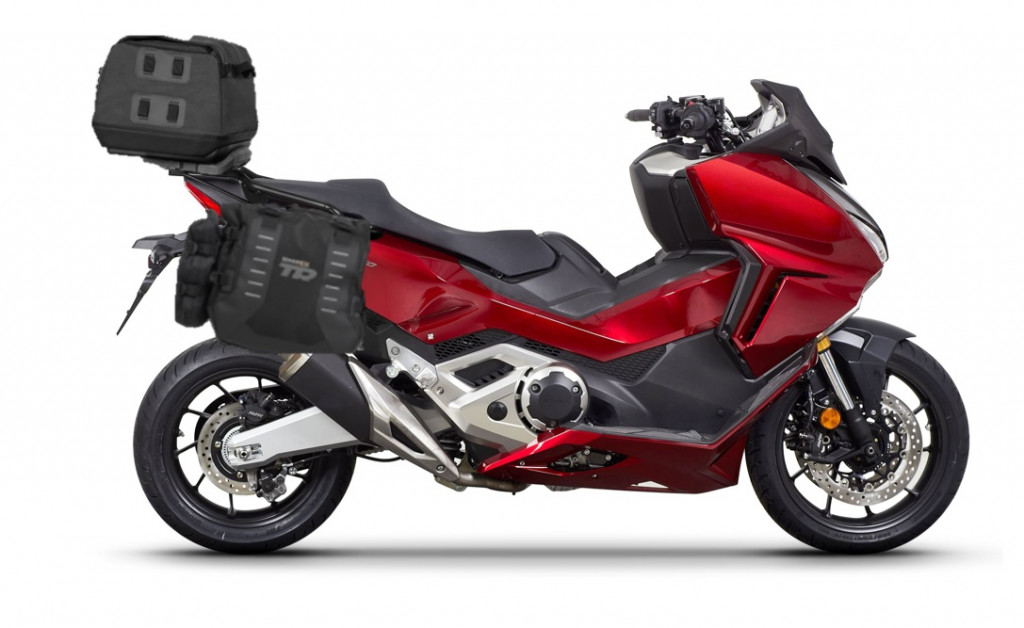 Set of SHAD TERRA TR40 adventure saddlebags and SHAD TERRA rear bag TR50, including mounting kit SHAD HONDA X-ADV 750