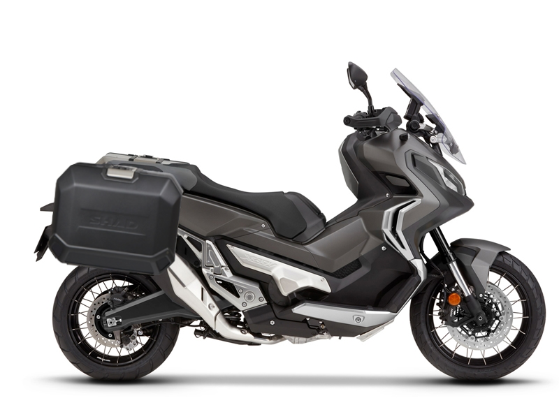 Set bočnih aluminijastih kofera sa nosači 47L SHAD TERRA BLACK SHAD HONDA X-ADV 750