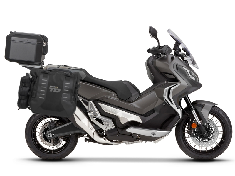 Complete set of SHAD TERRA TR40 adventure saddlebags and SHAD TERRA BLACK aluminium 48L topcase, including mounting kit SHAD HONDA X-ADV 750