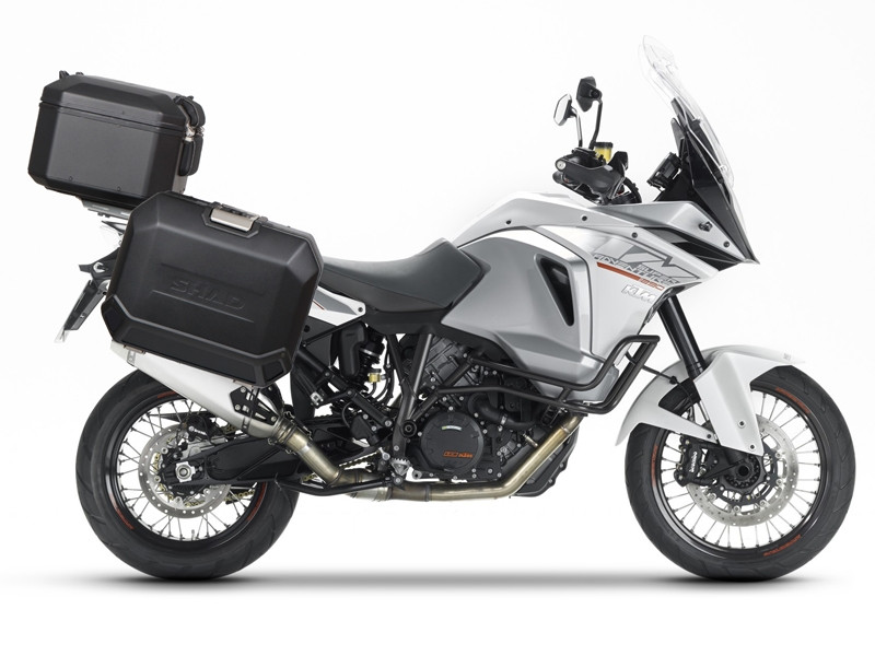 Set aluminijastih kofera sa nosači i pločo SHAD TERRA BLACK, 37L stražnji kofer in 36L/47L bočni koferi SHAD KTM Adventure 1090, 1190,  Super Adventure 1290 (R, S)