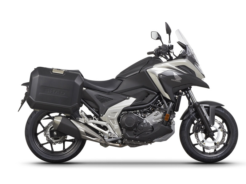 Set bočnih aluminijastih kofera sa nosači 47L SHAD TERRA BLACK SHAD HONDA NC 750 X 2021-