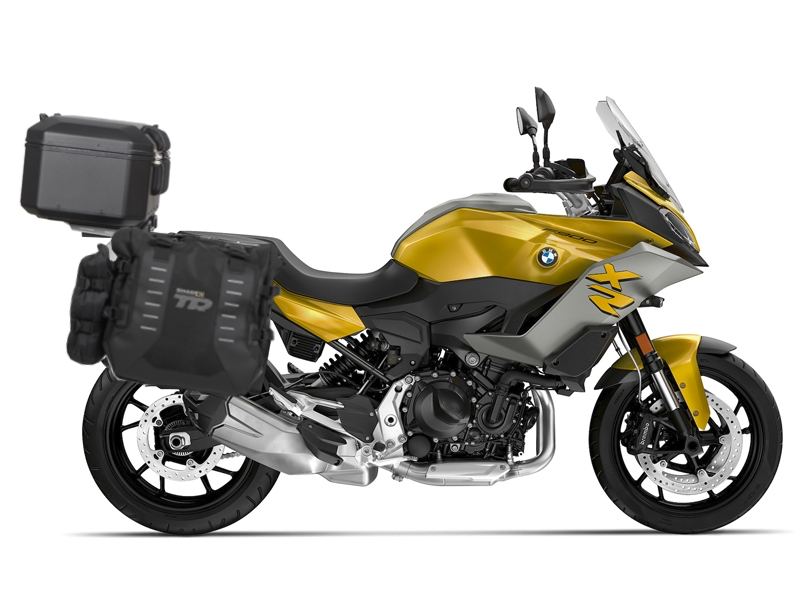 Complete set of SHAD TERRA TR40 adventure saddlebags and SHAD TERRA BLACK aluminium 48L topcase, including mounting kit SHAD BMW F 900 XR