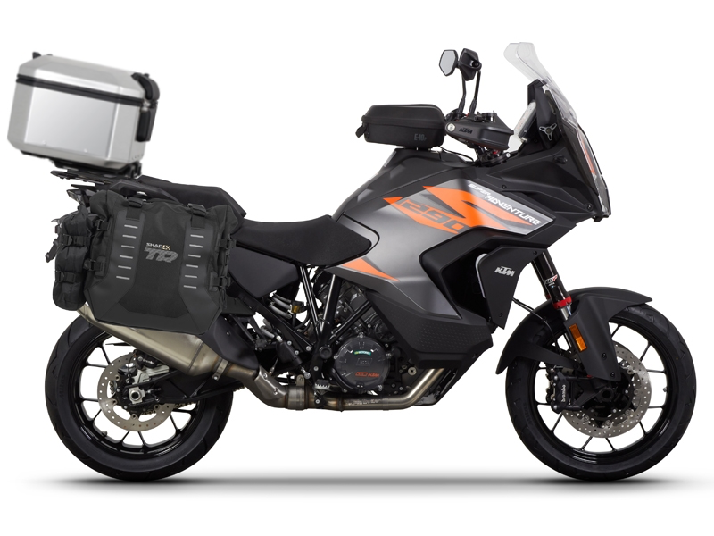 Complete set of SHAD TERRA TR40 adventure saddlebags and SHAD TERRA aluminium 48L topcase, including mounting kit SHAD KTM Super Adventure 1290 (R, S)