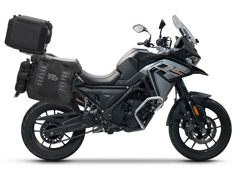 Complete set of SHAD TERRA TR40 adventure saddlebags and SHAD TERRA BLACK aluminium 55L topcase, including mounting kit SHAD Voge 650DS / 650DSX