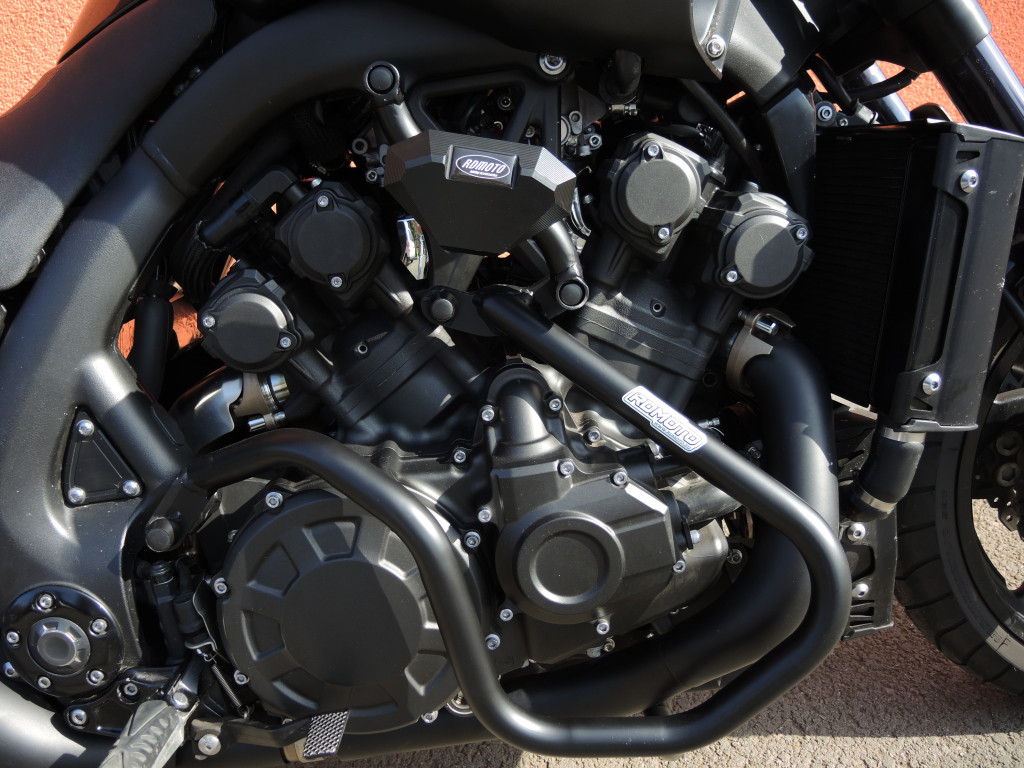 Engine guards RDMOTO CF118KDSLDM matt black upper + lower for YAMAHA V-Max 1700 2009-2014
