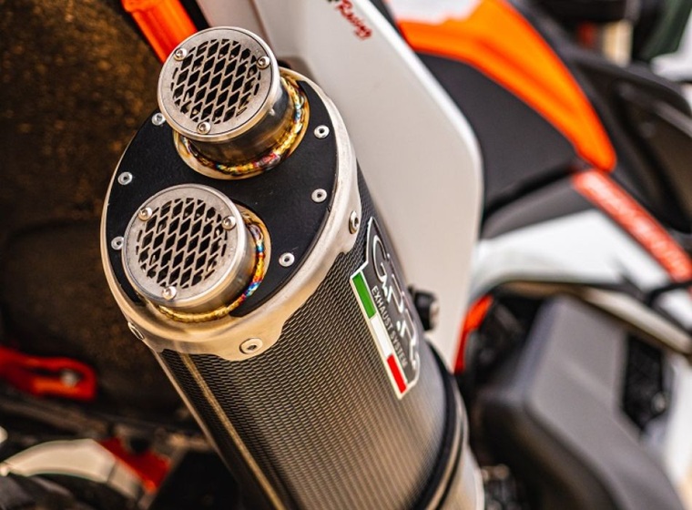 Slip-on exhaust GPR DUAL POPPY E5.H.275.1.DUAL.PO Carbon look